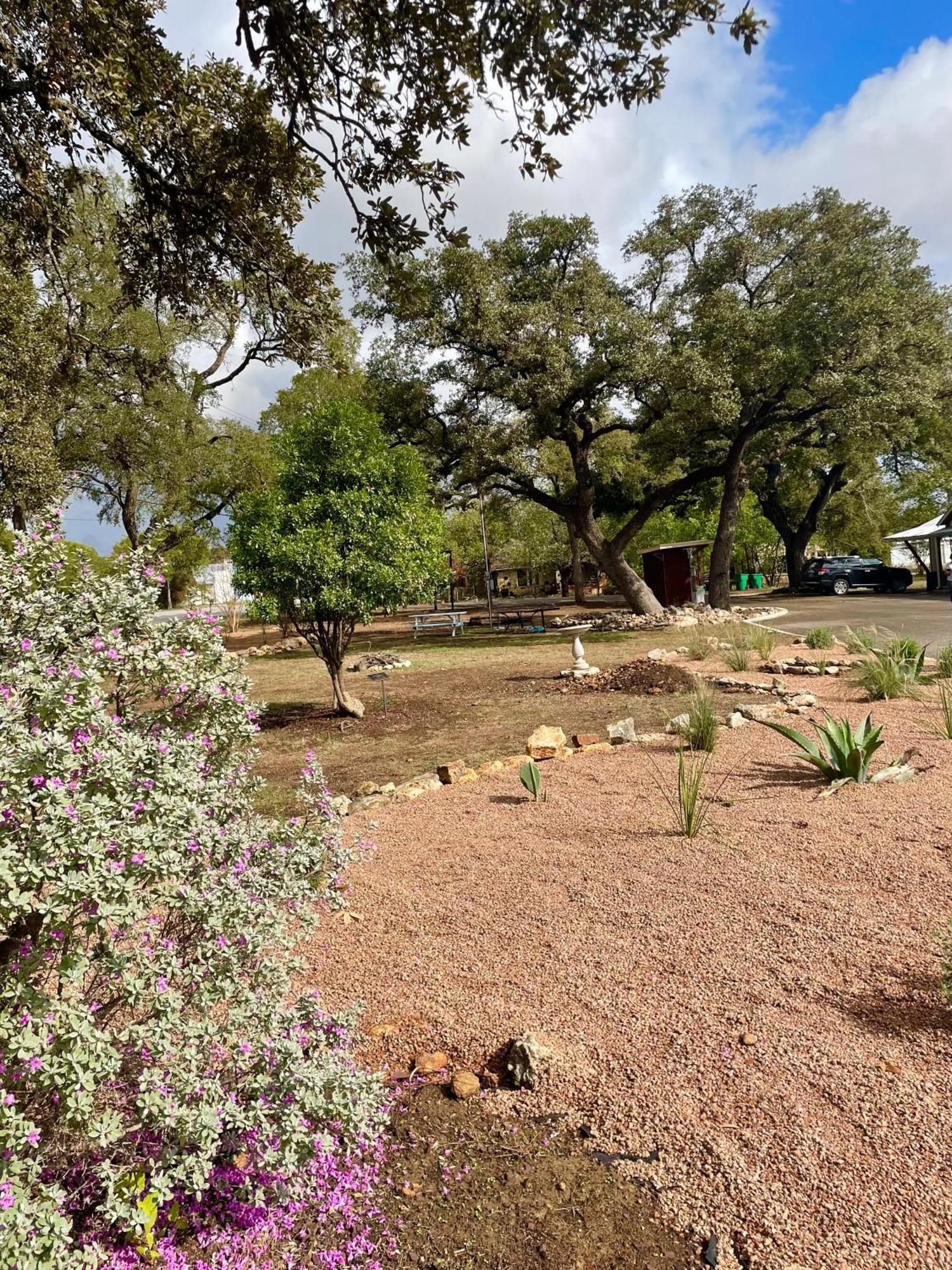 Blanco County Inn & Guesthouses Exterior foto